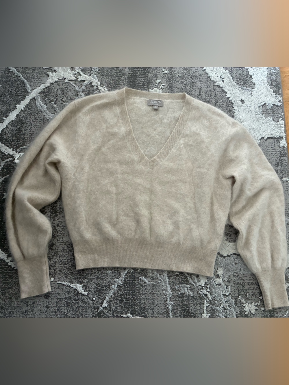 J. Crew Brushed 100% cashmere V-neck sweater Sz Medium Color ivory Heather Linen - Picture 2 of 7